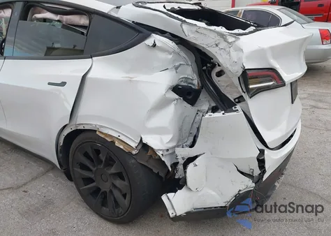 2021 Tesla Model Y Long Range Dual Motor All-Wheel Drive z USA, uszkodzony, nr VIN 5YJYGDEE0MF244216